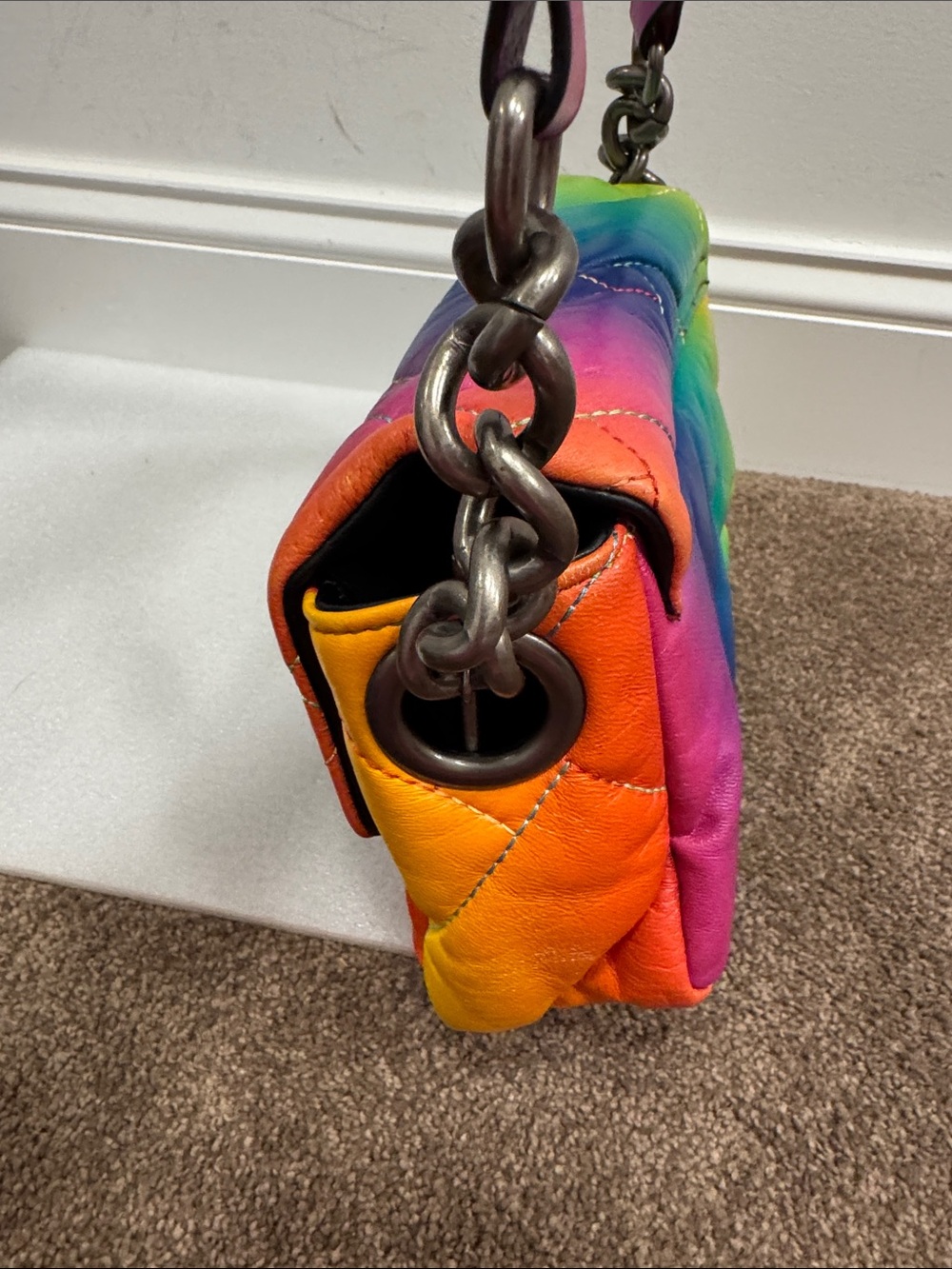 Kurt Geiger London Kensington shoulder bag quilted rainbow design & dustbag - Picture 3 of 7